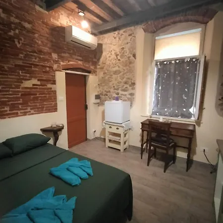 Piccola Maison